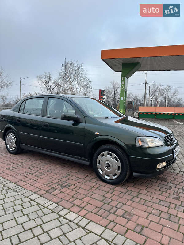 Седан Opel Astra 2003 в Кривом Роге