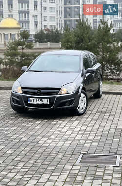 Хэтчбек Opel Astra 2010 в Ивано-Франковске