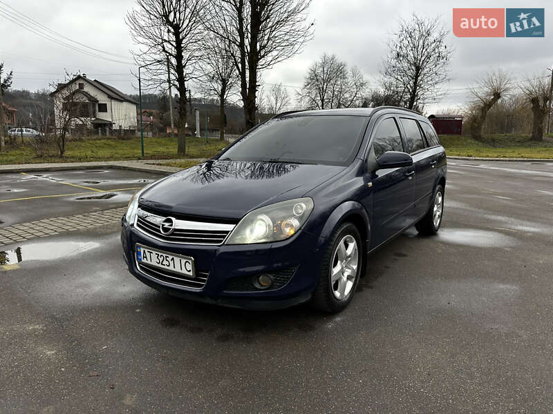 Универсал Opel Astra 2008 в Галиче