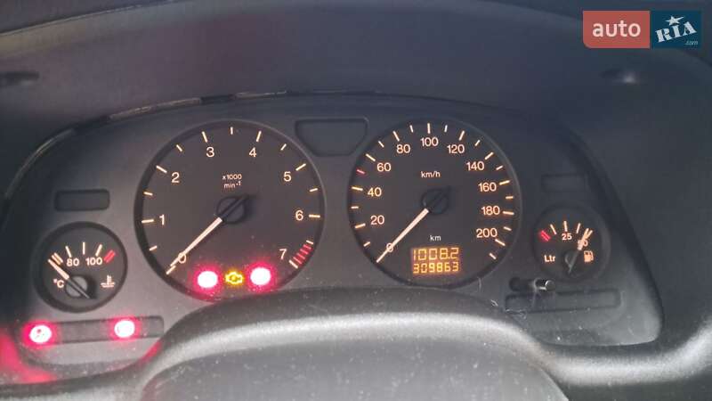 Универсал Opel Astra 1998 в Жвирке
