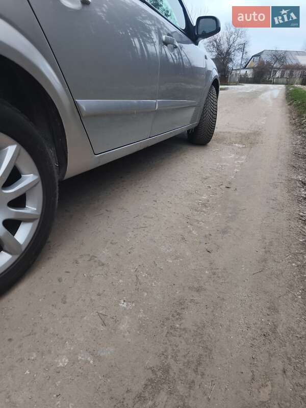 Хетчбек Opel Astra 2005 в Калинівці фото 10 Хетчбек Opel Astra 2005 в Калинівці
