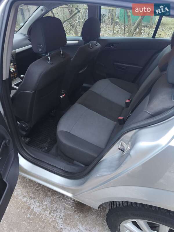 Хетчбек Opel Astra 2005 в Калинівці фото 13 Хетчбек Opel Astra 2005 в Калинівці