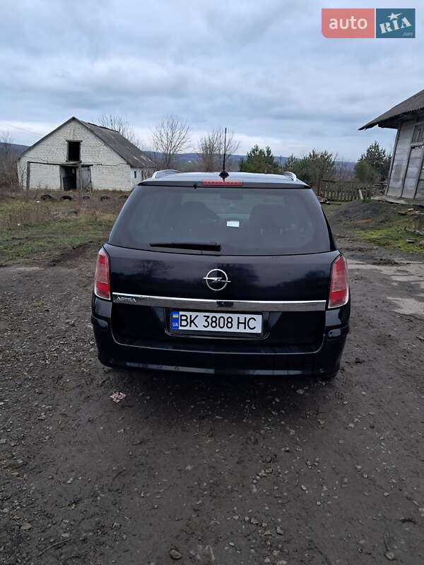 Універсал Opel Astra 2010 в Рівному фото 4 Універсал Opel Astra 2010 в Рівному