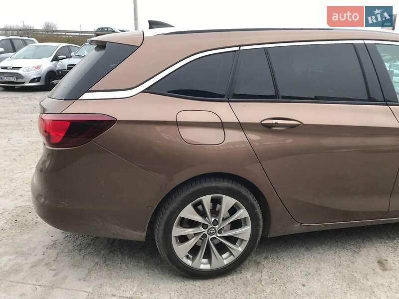 Універсал Opel Astra 2016 в Львові