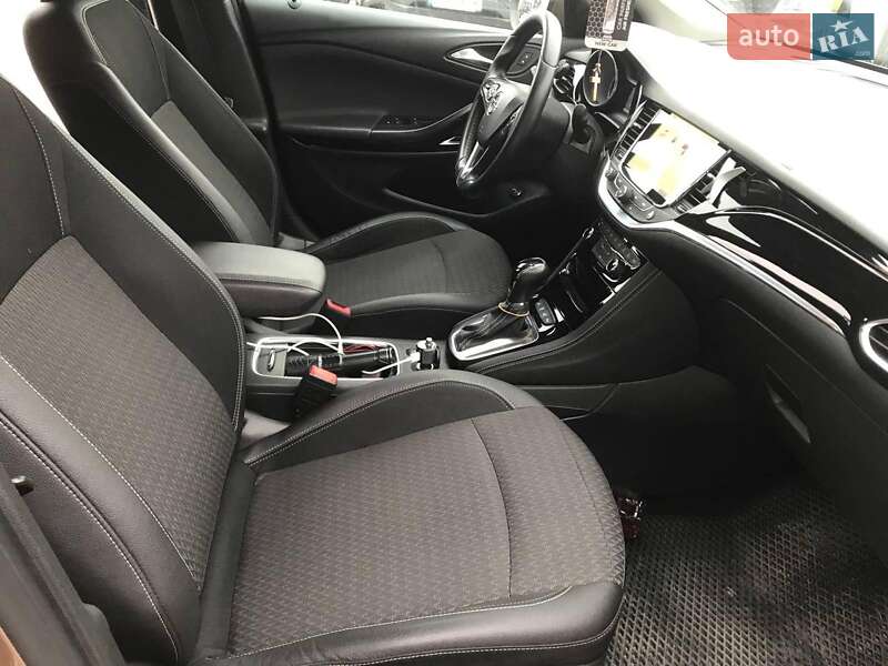 Універсал Opel Astra 2016 в Львові