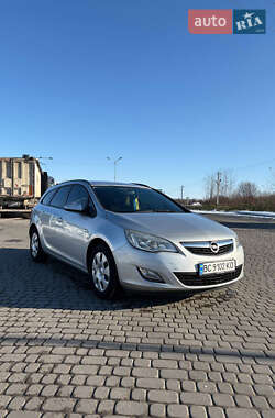 Универсал Opel Astra 2010 в Львове
