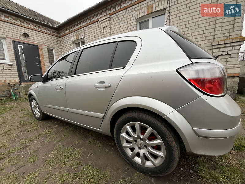 Хэтчбек Opel Astra 2005 в Бердичеве фото 5 Хэтчбек Opel Astra 2005 в Бердичеве