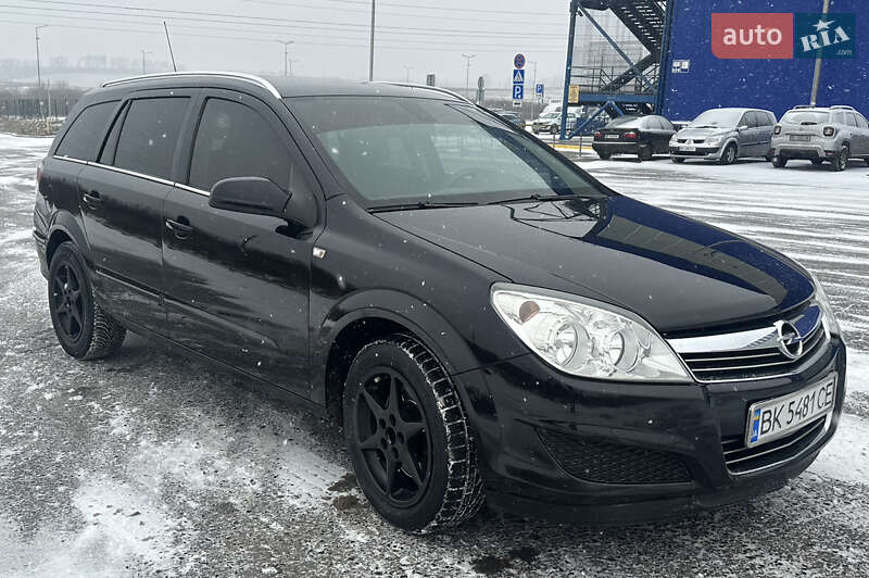 Універсал Opel Astra 2007 в Рівному