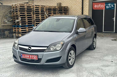 Универсал Opel Astra 2010 в Луцке