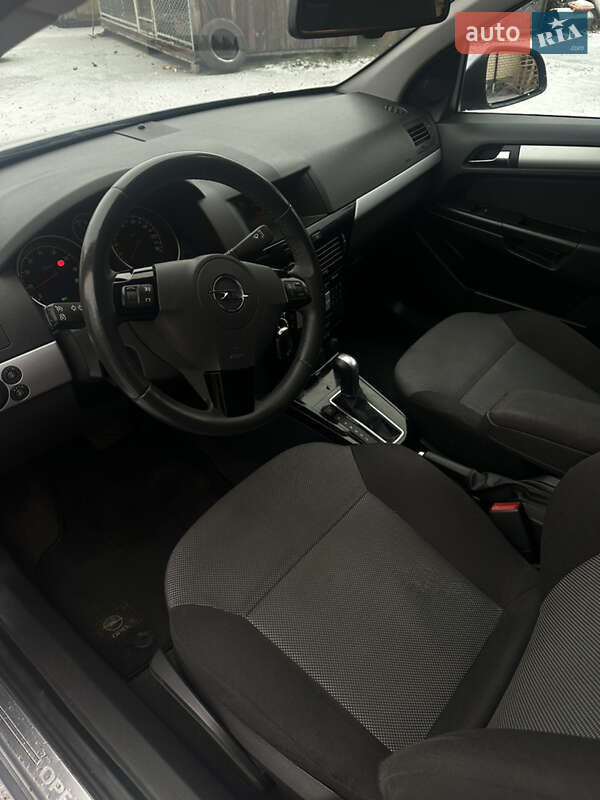 Универсал Opel Astra 2010 в Луцке фото 11 Универсал Opel Astra 2010 в Луцке