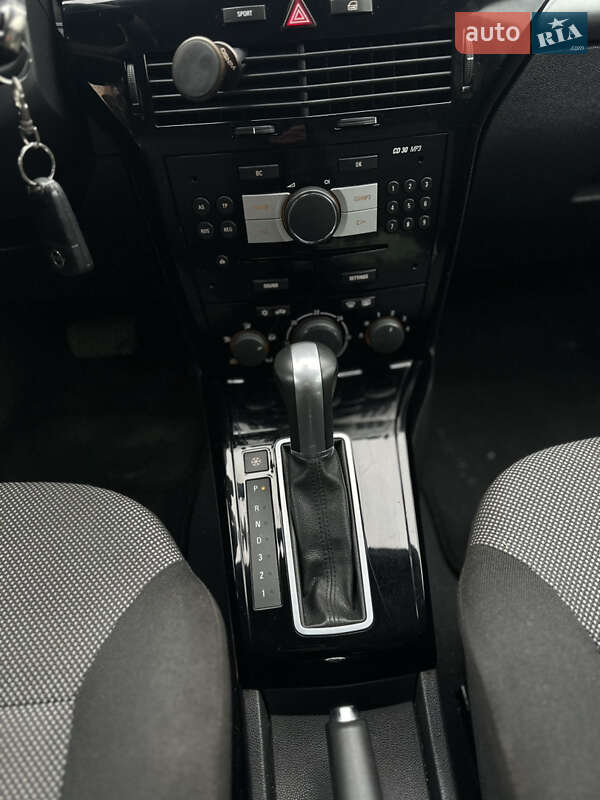 Универсал Opel Astra 2010 в Луцке фото 15 Универсал Opel Astra 2010 в Луцке