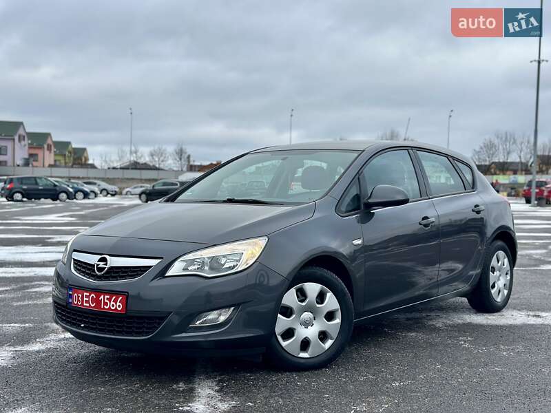 Opel Astra 2011