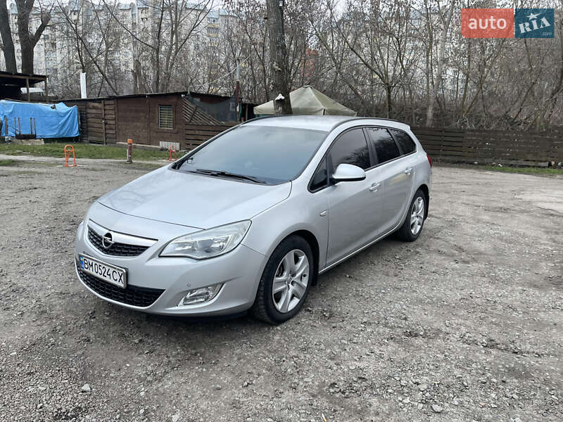 Універсал Opel Astra 2011 в Сумах