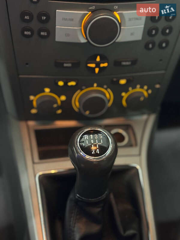 Универсал Opel Astra 2006 в Луцке