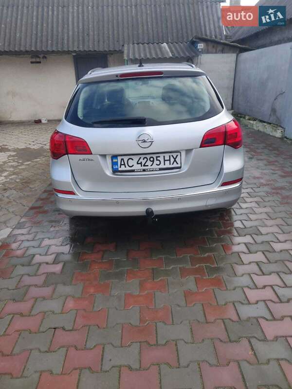 Универсал Opel Astra 2013 в Луцке