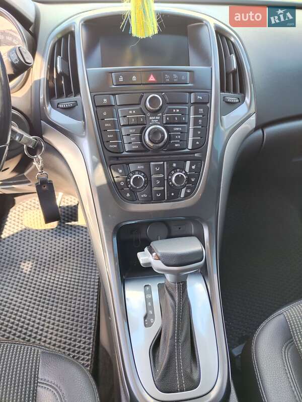 Универсал Opel Astra 2014 в Сумах