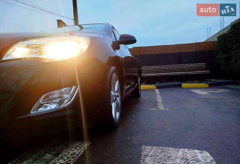 Універсал Opel Astra 2011 в Біляївці