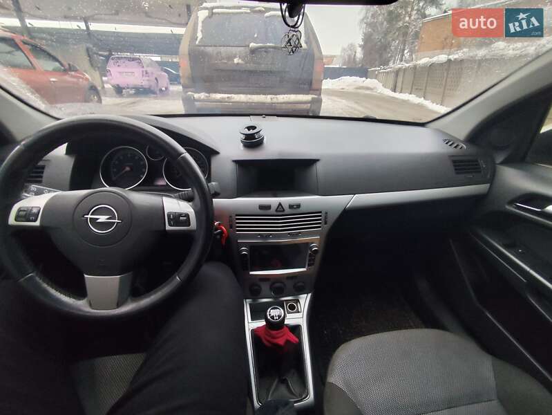 Універсал Opel Astra 2009 в Сумах