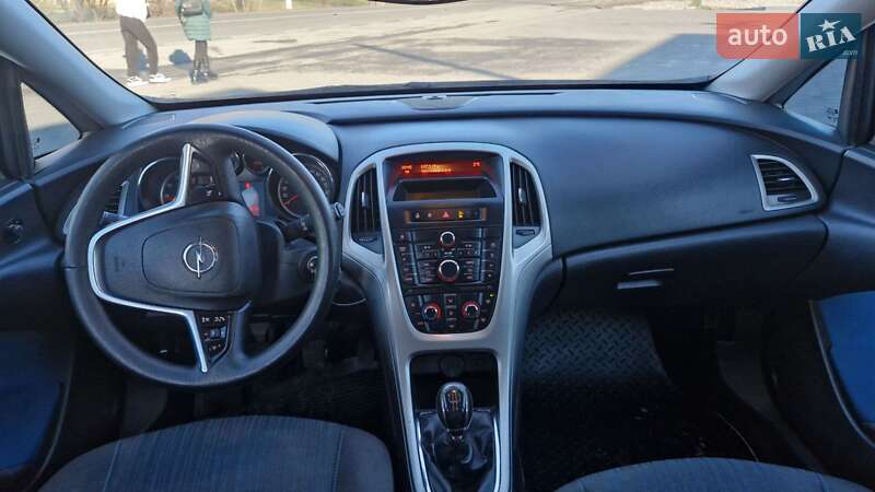 Хетчбек Opel Astra 2010 в Надвірній фото 12 Хетчбек Opel Astra 2010 в Надвірній