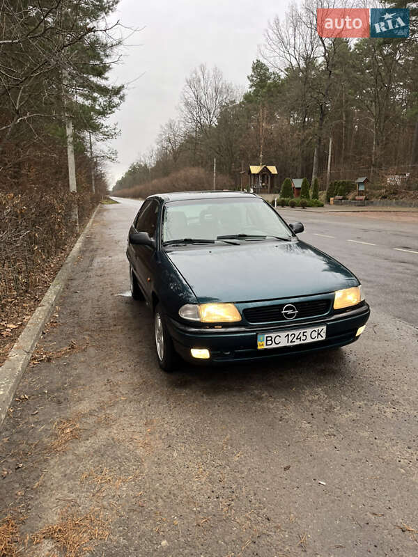 Хэтчбек Opel Astra 1997 в Яворове