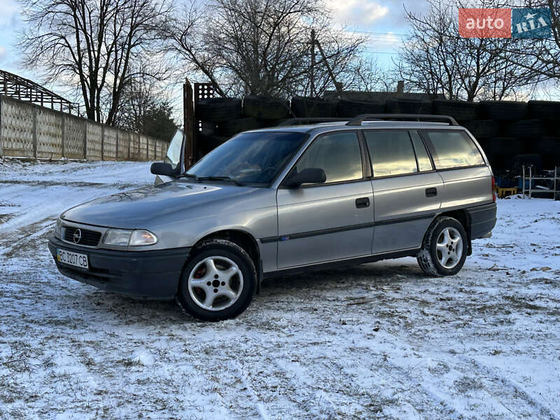 Универсал Opel Astra 1995 в Дрогобыче