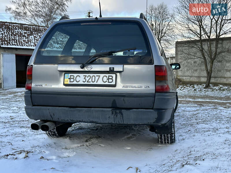 Универсал Opel Astra 1995 в Дрогобыче