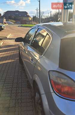 Хетчбек Opel Astra 2004 в Береговому