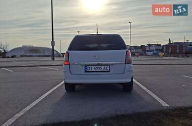Универсал Opel Astra 2010 в Тячеве