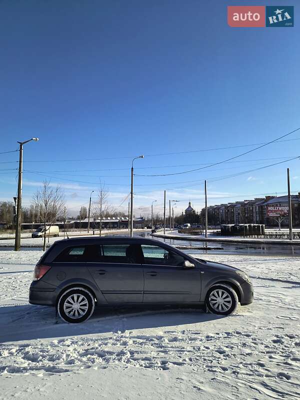 Универсал Opel Astra 2004 в Чернигове