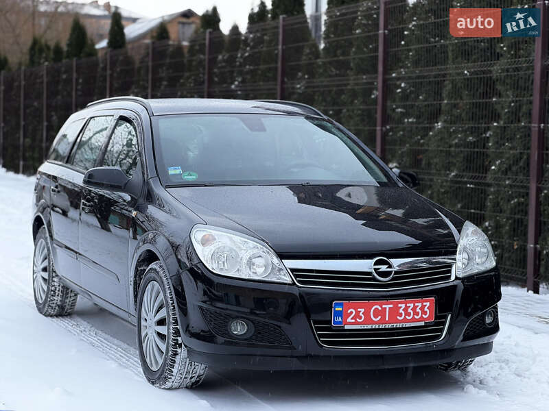 Универсал Opel Astra 2008 в Староконстантинове