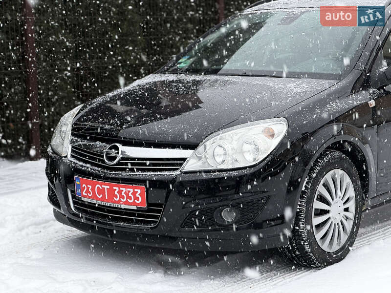 Универсал Opel Astra 2008 в Староконстантинове