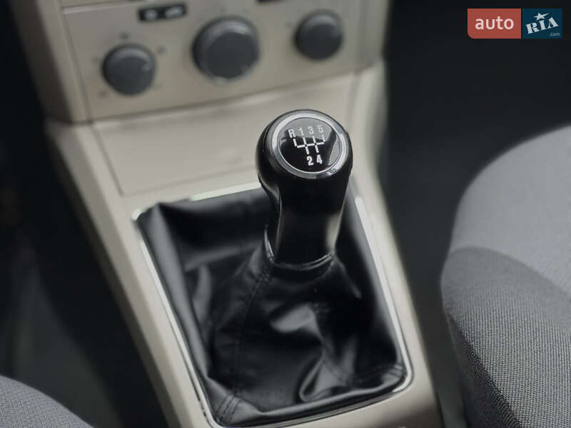 Универсал Opel Astra 2008 в Староконстантинове