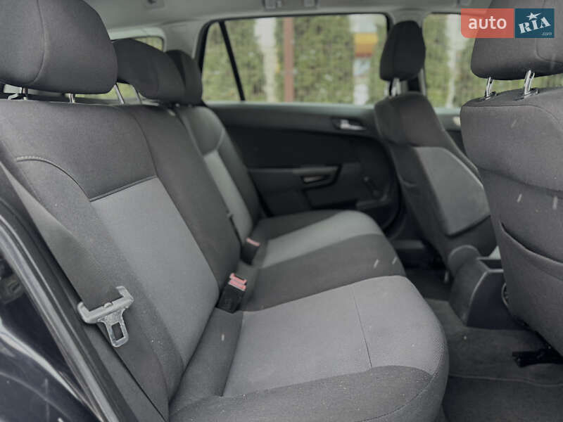 Универсал Opel Astra 2008 в Староконстантинове