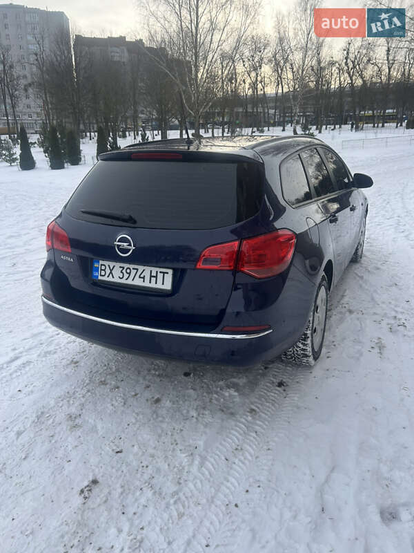 Универсал Opel Astra 2015 в Хмельницком