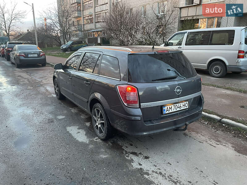 Универсал Opel Astra 2009 в Шепетовке