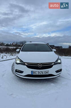 Універсал Opel Astra 2016 в Новояворівську