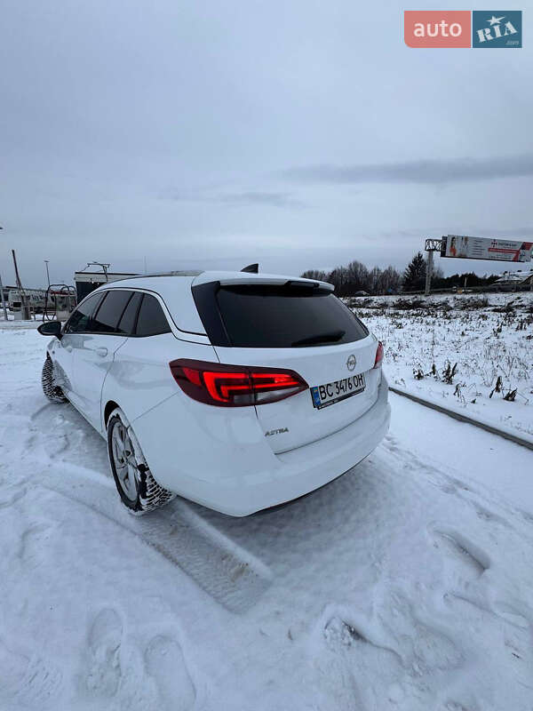 Універсал Opel Astra 2016 в Новояворівську
