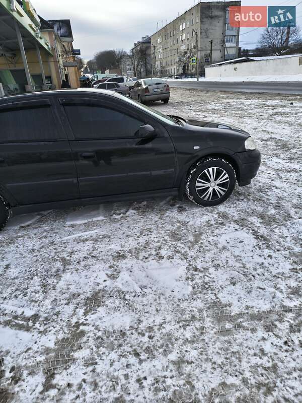 Седан Opel Astra 2007 в Хоросткові