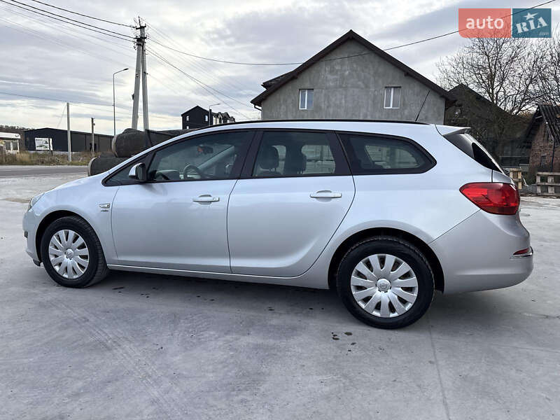 Универсал Opel Astra 2013 в Тернополе