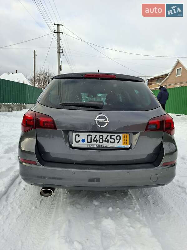 Універсал Opel Astra 2011 в Смілі