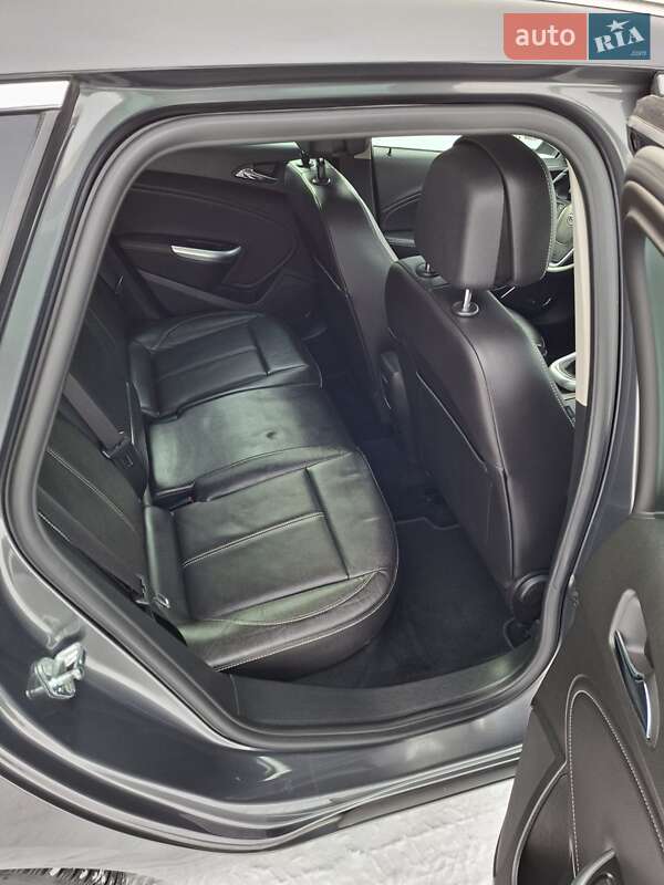 Універсал Opel Astra 2011 в Смілі