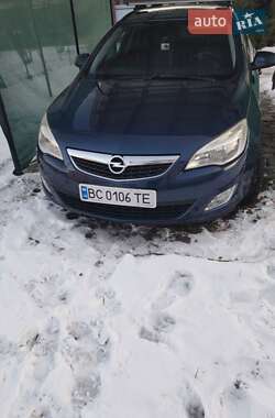 Универсал Opel Astra 2011 в Львове