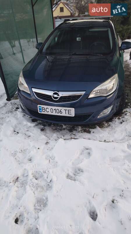 Универсал Opel Astra 2011 в Львове