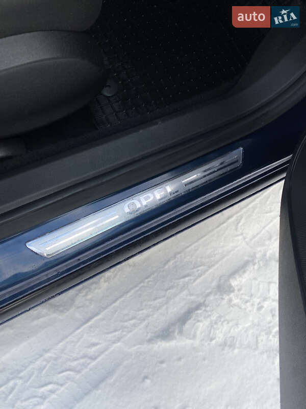 Хетчбек Opel Astra 2010 в Клевані