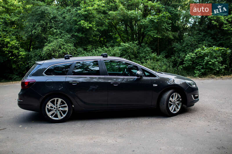 Універсал Opel Astra 2012 в Львові