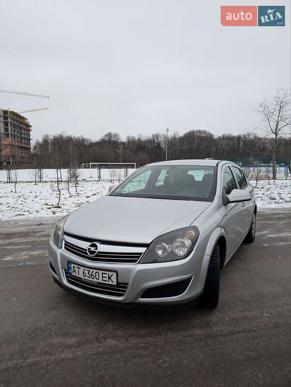 Opel Astra 2010 Opel Astra 2010