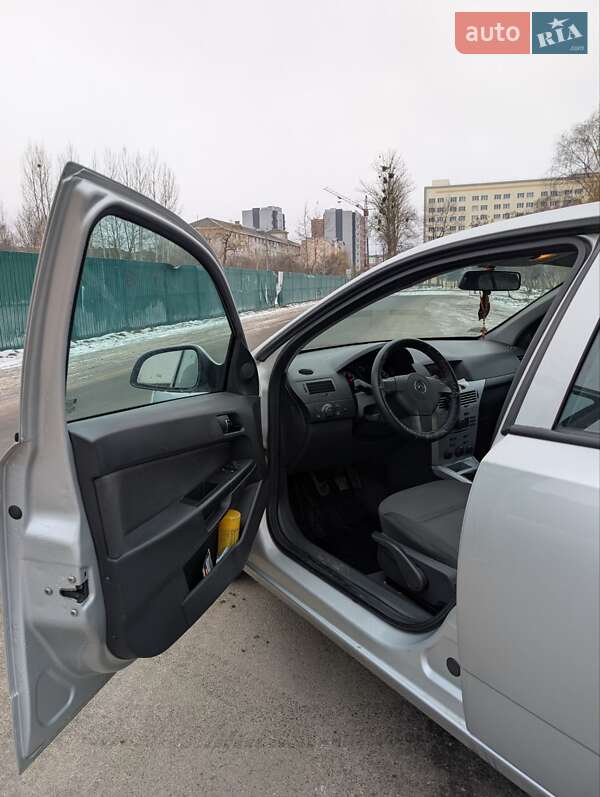 Хетчбек Opel Astra 2010 в Івано-Франківську фото 16 Хетчбек Opel Astra 2010 в Івано-Франківську