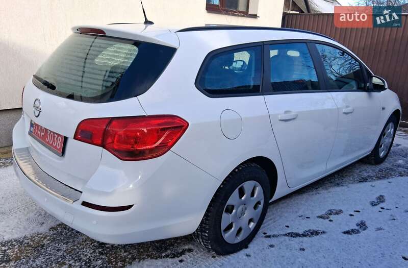 Універсал Opel Astra 2011 в Харкові