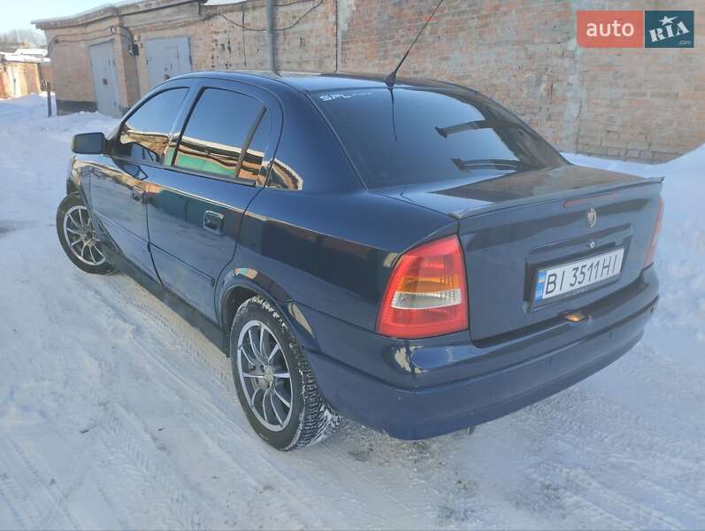 Седан Opel Astra 2007 в Прилуках