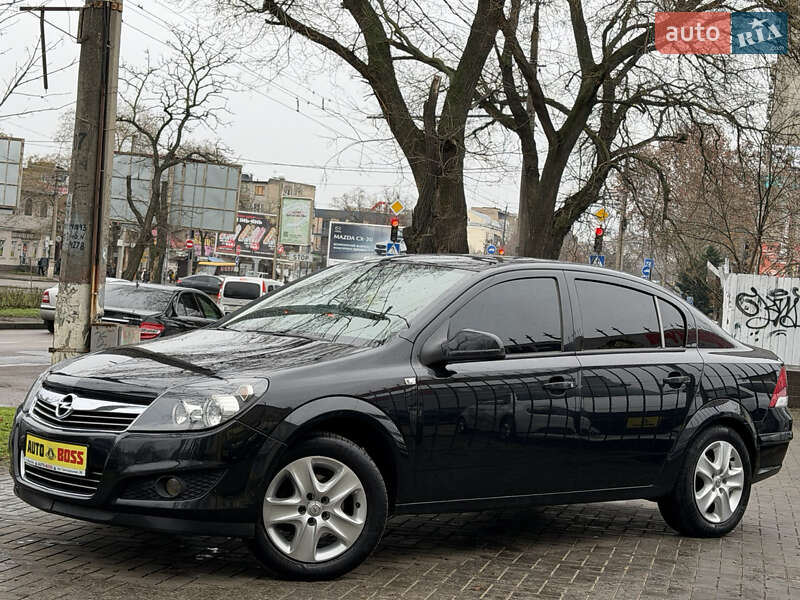 Седан Opel Astra 2013 в Миколаєві фото 2 Седан Opel Astra 2013 в Миколаєві